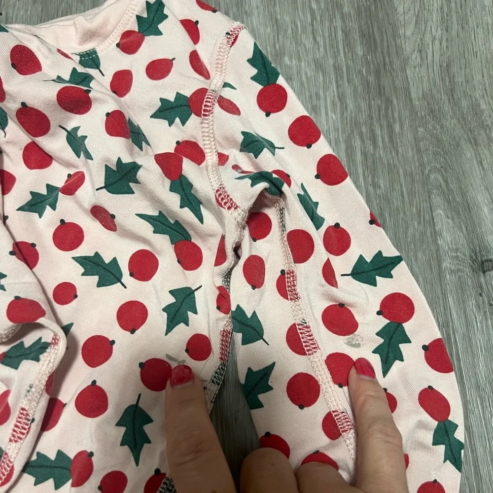 Hanna Andersson Light Pink‎ Pajama Top w/ Holly Berry details girls size 10